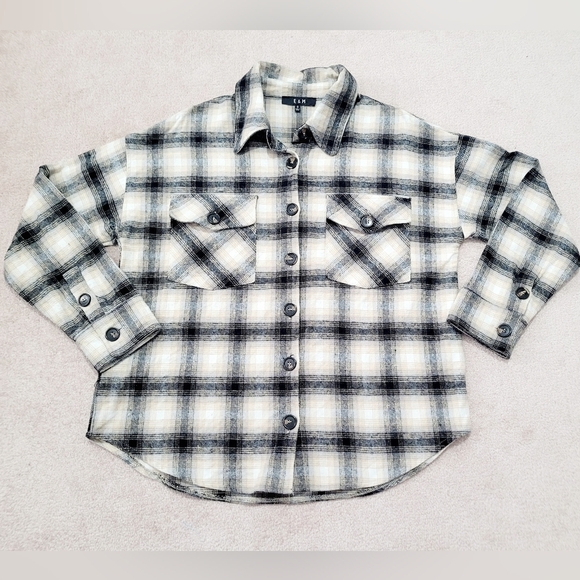 E & M Women’s Plaid Button-Down Shacket – 100% Cotton – Size Small - Picture 7 of 13